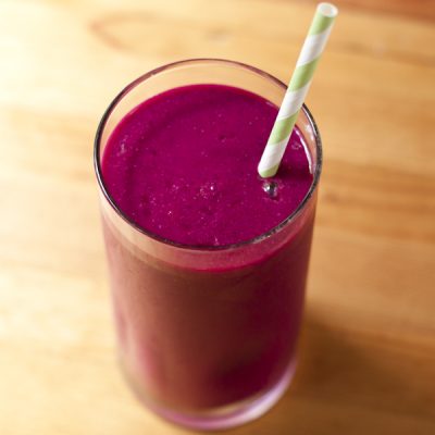 Beet strawberry raspberry smoothie