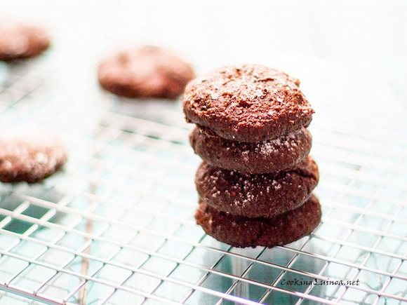 Chocolate quinoa cookies from Cooking Quinoa | Month O' Cookies on Recipe Renovator